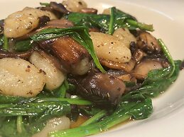 Magdala Motor Lodge & Lakeside Restaurant