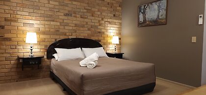 Magdala Motor Lodge & Lakeside Restaurant