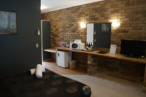 Magdala Motor Lodge & Lakeside Restaurant