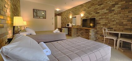 Magdala Motor Lodge & Lakeside Restaurant