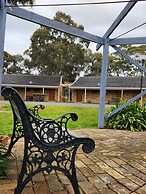 Magdala Motor Lodge & Lakeside Restaurant