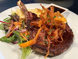 Magdala Motor Lodge & Lakeside Restaurant