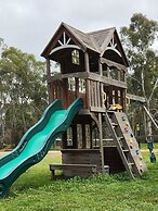 Magdala Motor Lodge & Lakeside Restaurant