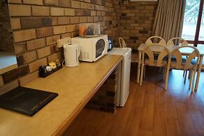 Magdala Motor Lodge & Lakeside Restaurant