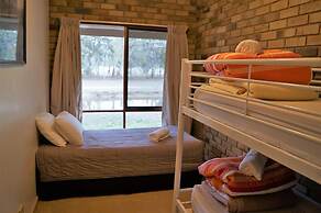 Magdala Motor Lodge & Lakeside Restaurant