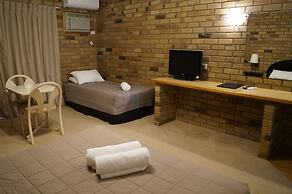 Magdala Motor Lodge & Lakeside Restaurant