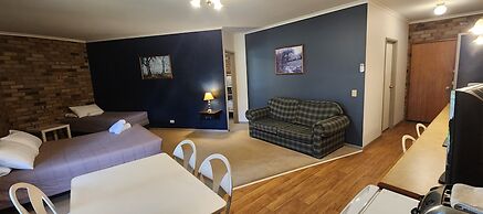 Magdala Motor Lodge & Lakeside Restaurant