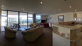 Oceanside Resort & Twin Towers