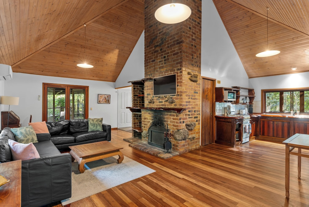 Hunchy Hideaway