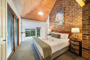 Hunchy Hideaway