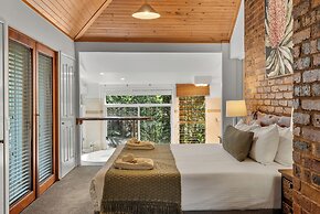 Hunchy Hideaway