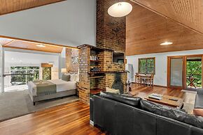 Hunchy Hideaway