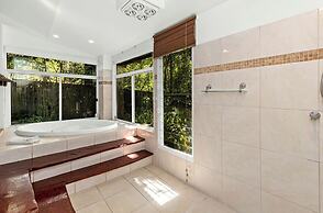 Hunchy Hideaway