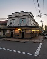 Oriental Hotel