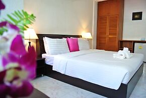 Karon Sunshine Guesthouse & Bar