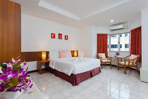 Karon Sunshine Guesthouse & Bar