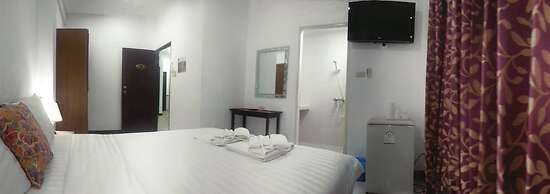 Karon Sunshine Guesthouse & Bar