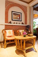 Karon Sunshine Guesthouse & Bar