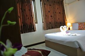 Karon Sunshine Guesthouse & Bar