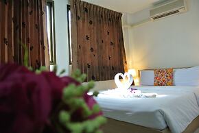 Karon Sunshine Guesthouse & Bar