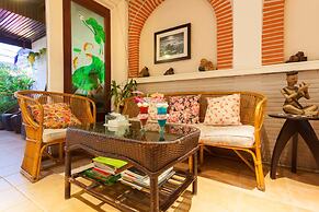 Karon Sunshine Guesthouse & Bar