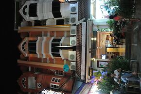 Karon Sunshine Guesthouse & Bar