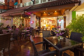 Karon Sunshine Guesthouse & Bar