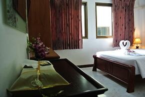 Karon Sunshine Guesthouse & Bar