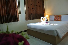 Karon Sunshine Guesthouse & Bar