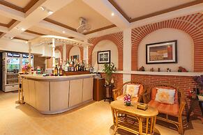 Karon Sunshine Guesthouse & Bar