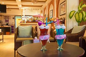 Karon Sunshine Guesthouse & Bar