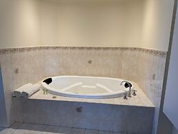 Mid City Plantation Motel