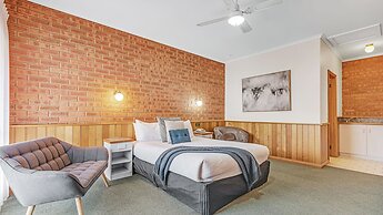 Golden River Motor Inn