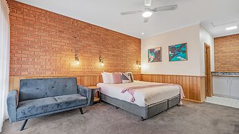 Golden River Motor Inn