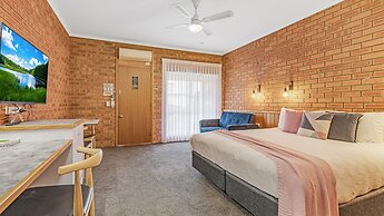 Golden River Motor Inn