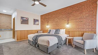 Golden River Motor Inn