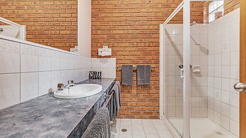 Golden River Motor Inn