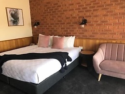 Golden River Motor Inn