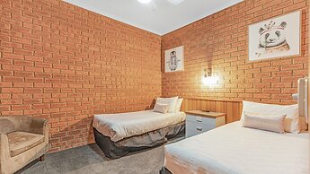 Golden River Motor Inn