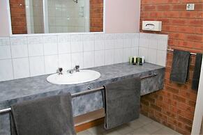 Golden River Motor Inn