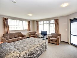 Bonnie Knights Motel