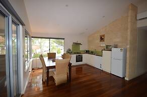 Acacia Chalets