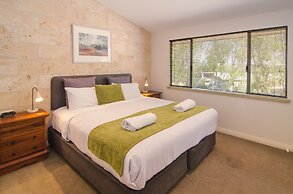 Acacia Chalets