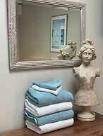 CocknBull Boutique Hotel