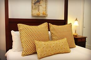 CocknBull Boutique Hotel