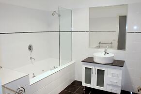 CocknBull Boutique Hotel