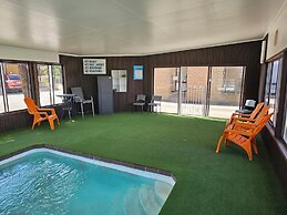 Majestic Motel