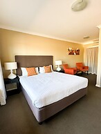 Sundowner Motel Hotel