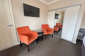 Sundowner Motel Hotel
