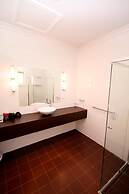 Sundowner Motel Hotel